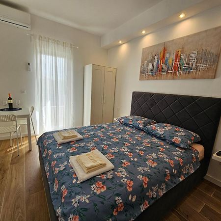 Room Ela Donji Seget Exterior foto